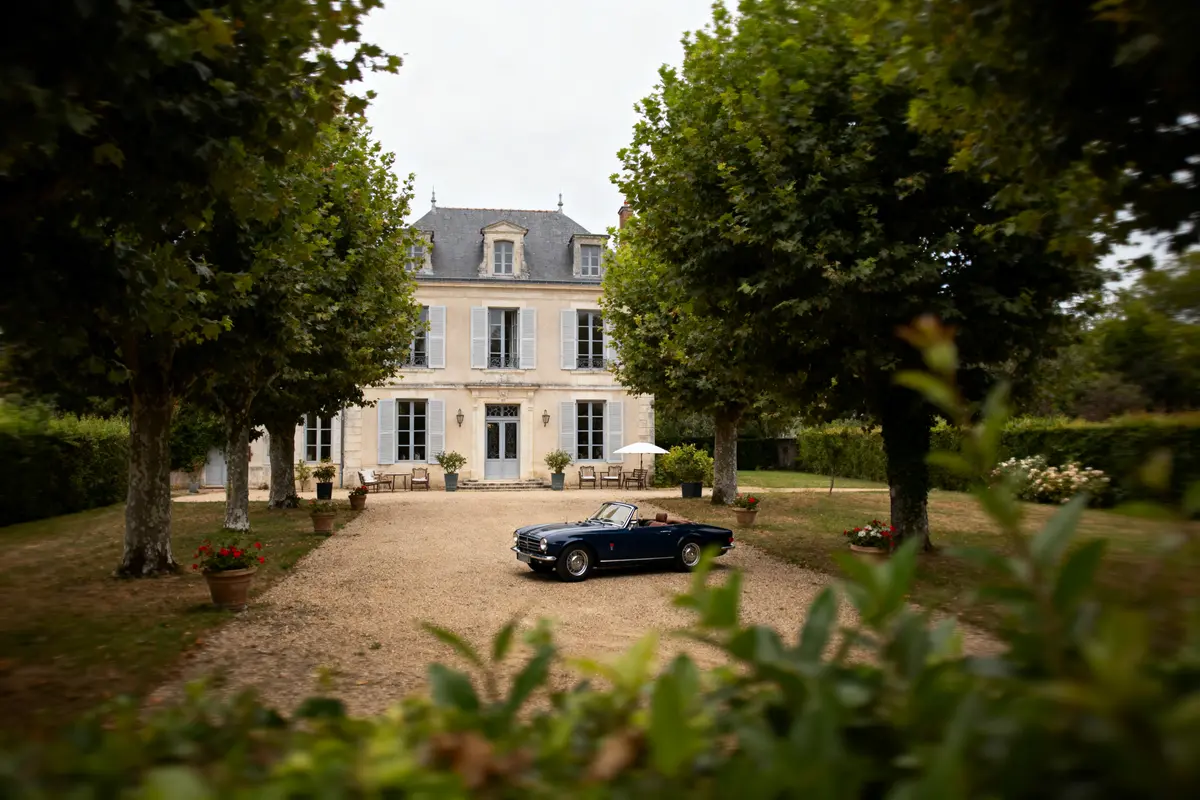 Maison d’Alain Delon à Douchy prix : Quelle Est Sa Valeur ?