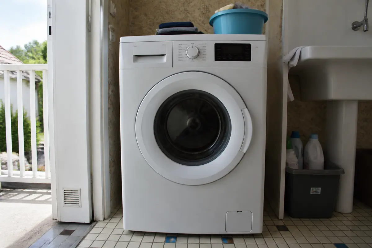 Poids d’une machine à laver : Quelle charge et comment déménager ?